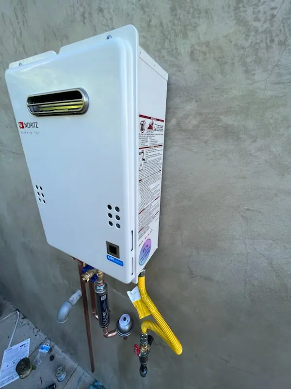 Tankless water heater installation for Bowie Mill Park homes